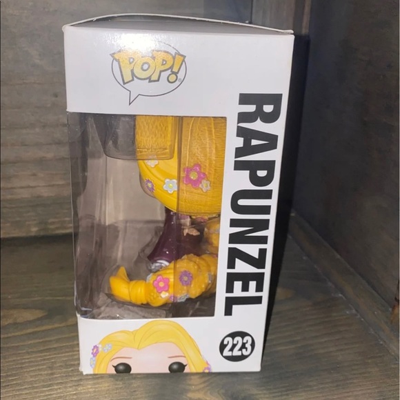 Funko pop rapunzel #223 - Picture 2 of 7